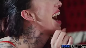 PORNFIDELITY Ravishing MILF Esluna Squirts From Hard Pounding