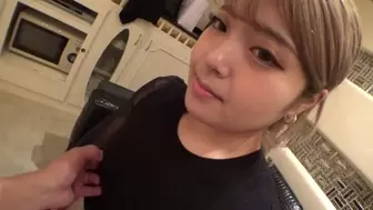 可愛すぎるギャル系専門おじさんにスベスベのパイパンまんこ晒しながらちんぽシコシコ♥ 素人/無修正/パイパン/美乳/１０代/美少女/japanese Home-made