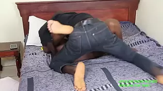 Fuck with the neighborhood thug. This giant muscular bandit with a monstrous penis comes to rob my house and finds me masturbating, without further he falls on top of me and mounts me giving me too much pleasure and anal jizz. Exclusivity on xvideos red