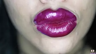 Extreme Bimbo Lips Dick Blowing