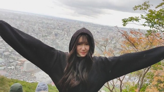 (Asian/Vlog/Amatuer)Lots of mountain climbing and outings to the zoo.